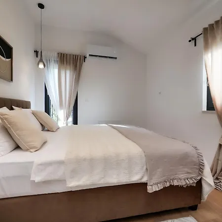Villa Aurora