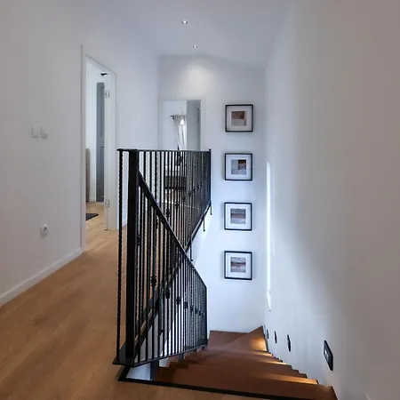 Aurora Villa *