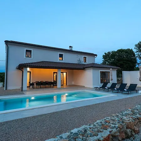 Aurora Villa *