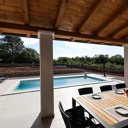 Aurora Villa